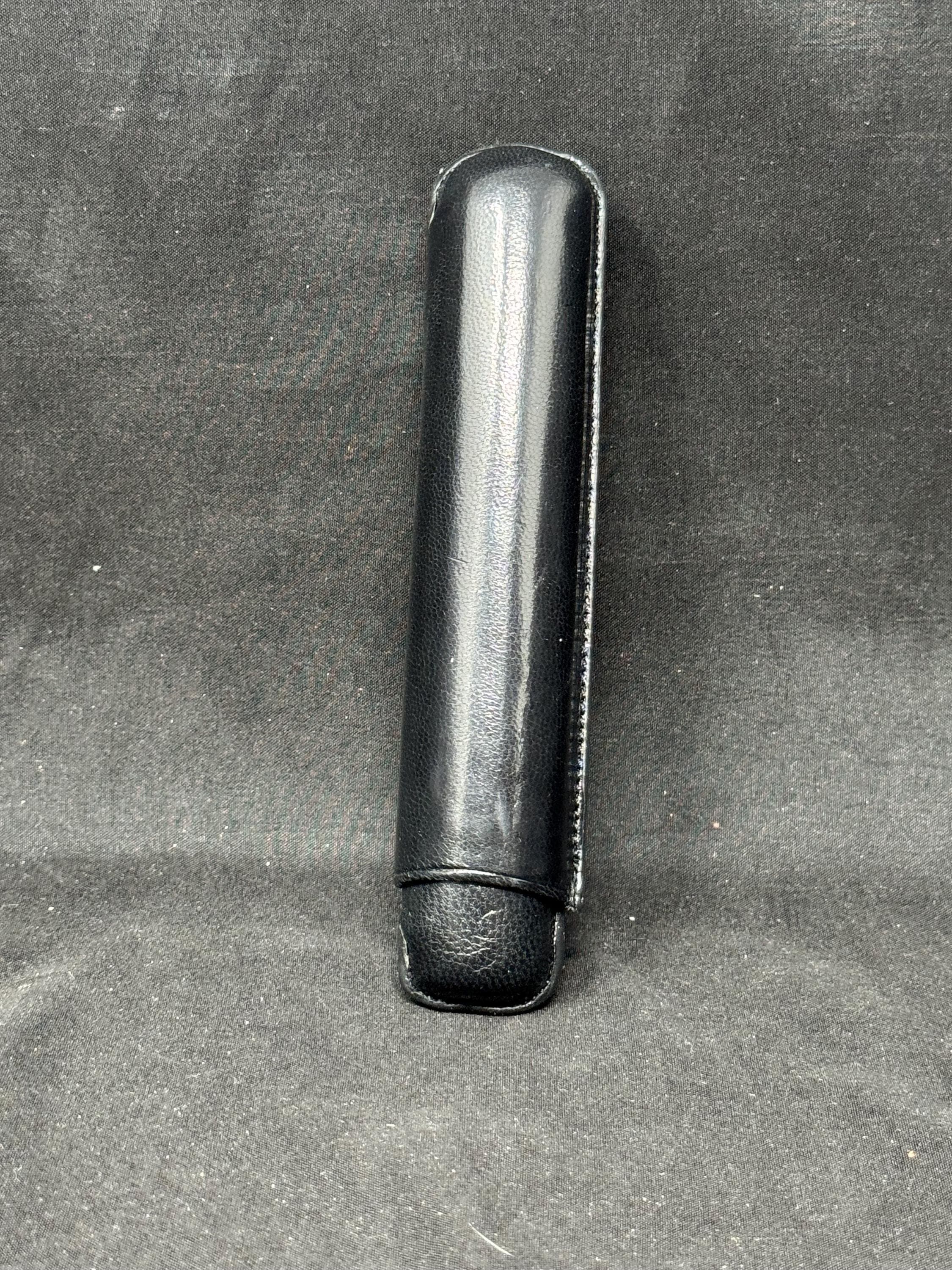 Unmarked German Bespoke One-Cigar Hard Leather Travel Case – Made in Spain (Ubrique Attributed). 5.75“x 1”