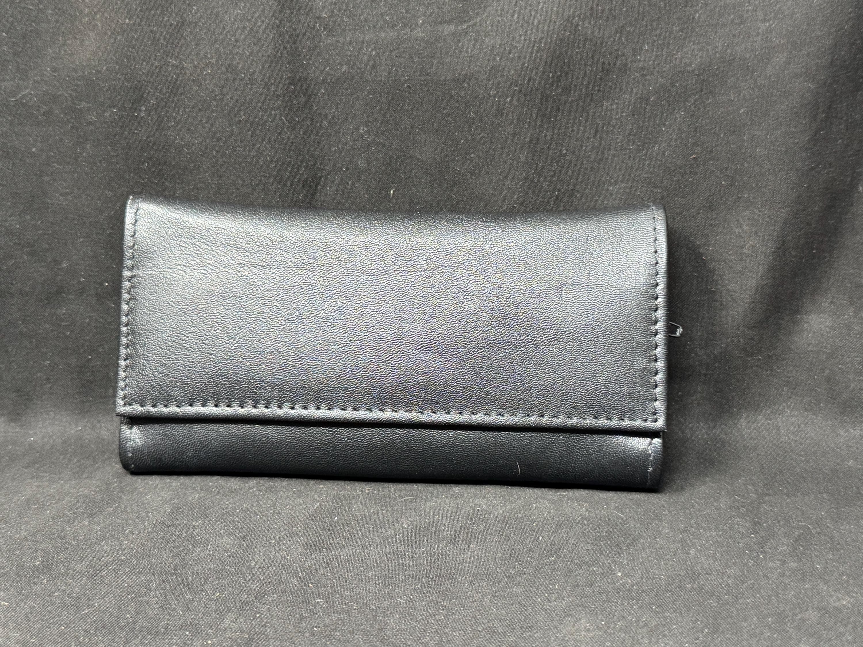 Connoisseur's Leather Tobacco Pouch with Hydration System - Roll-Up Design
