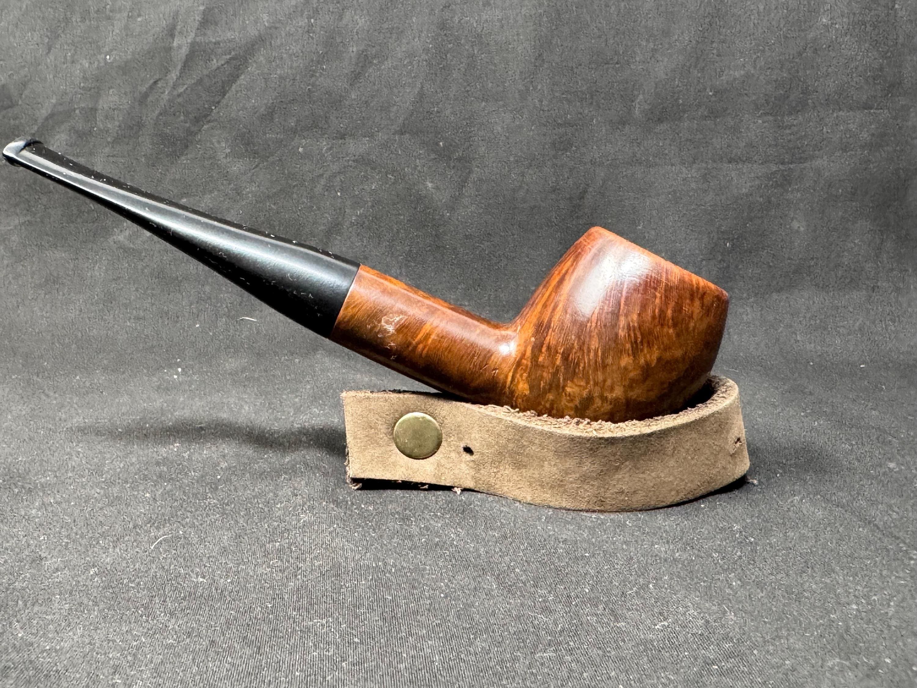 Artisan's Perch Handmade Full-Grain Distressed Leather Pipe Stand