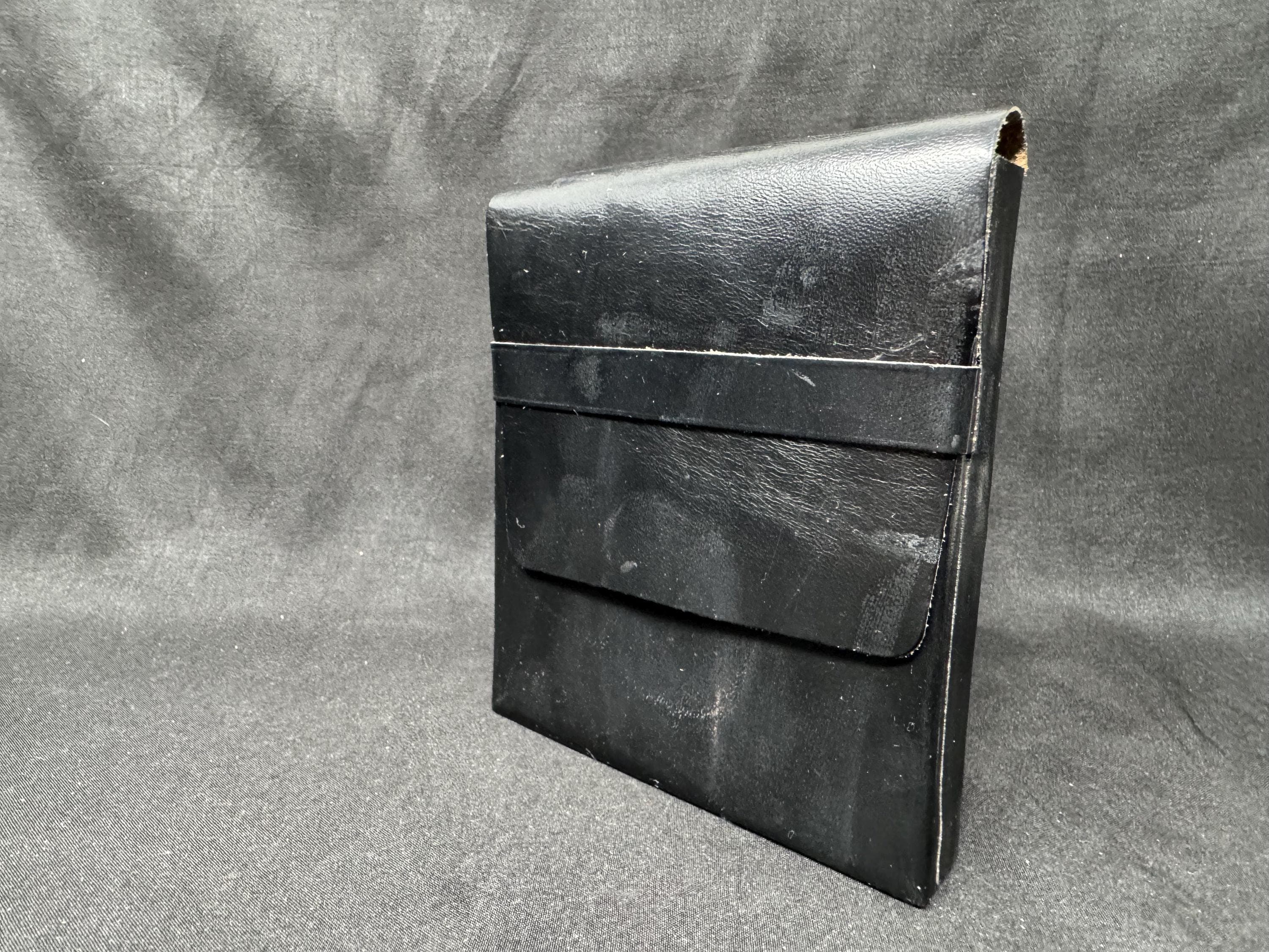 German Leather Five-Cigar Travel Case, Offenbach - Rigid Construction, Individual Compartments