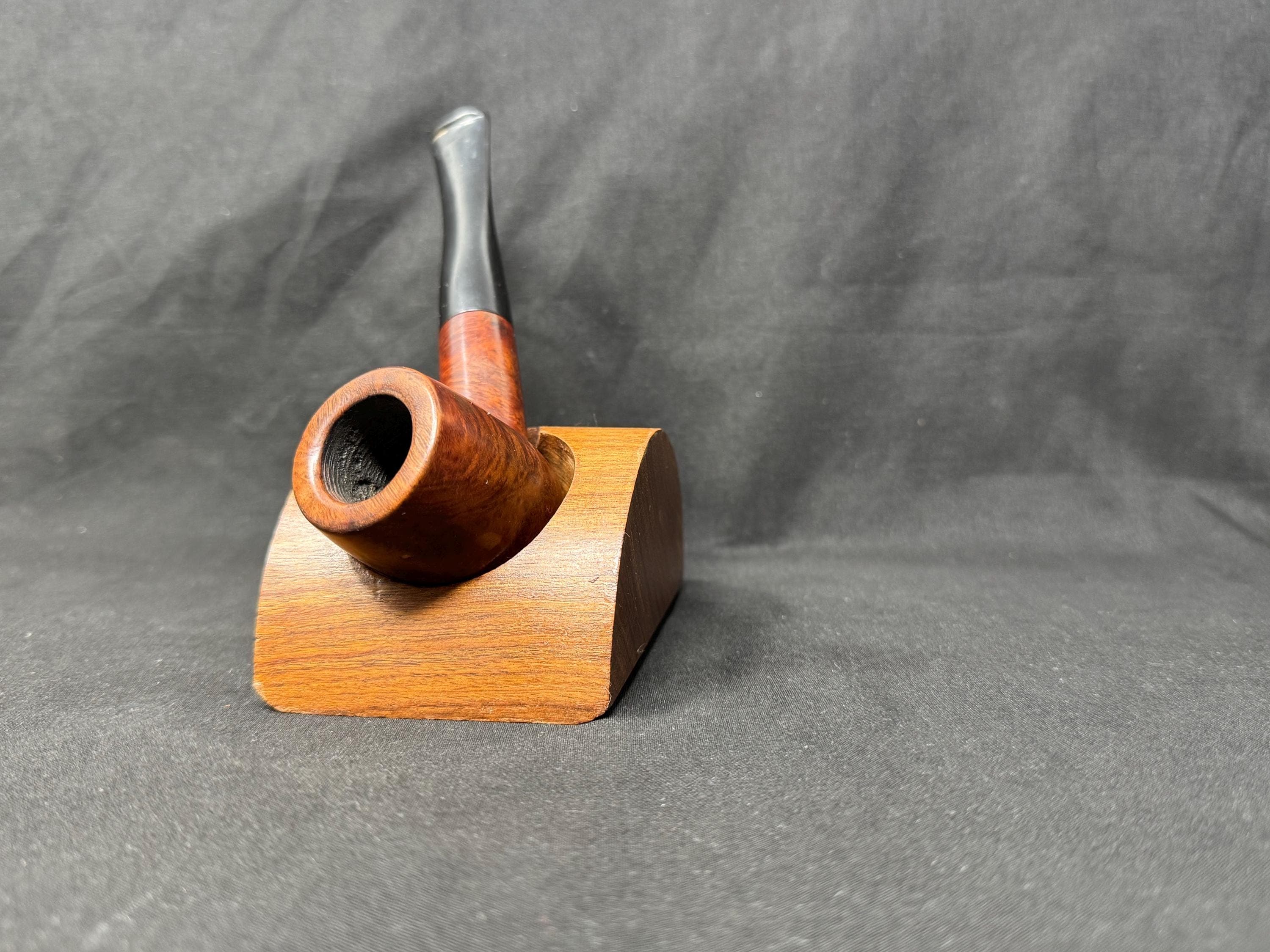Mid-Century Modern Sculptural Pipe Stand | Single-Piece Briar | Minimalist Form