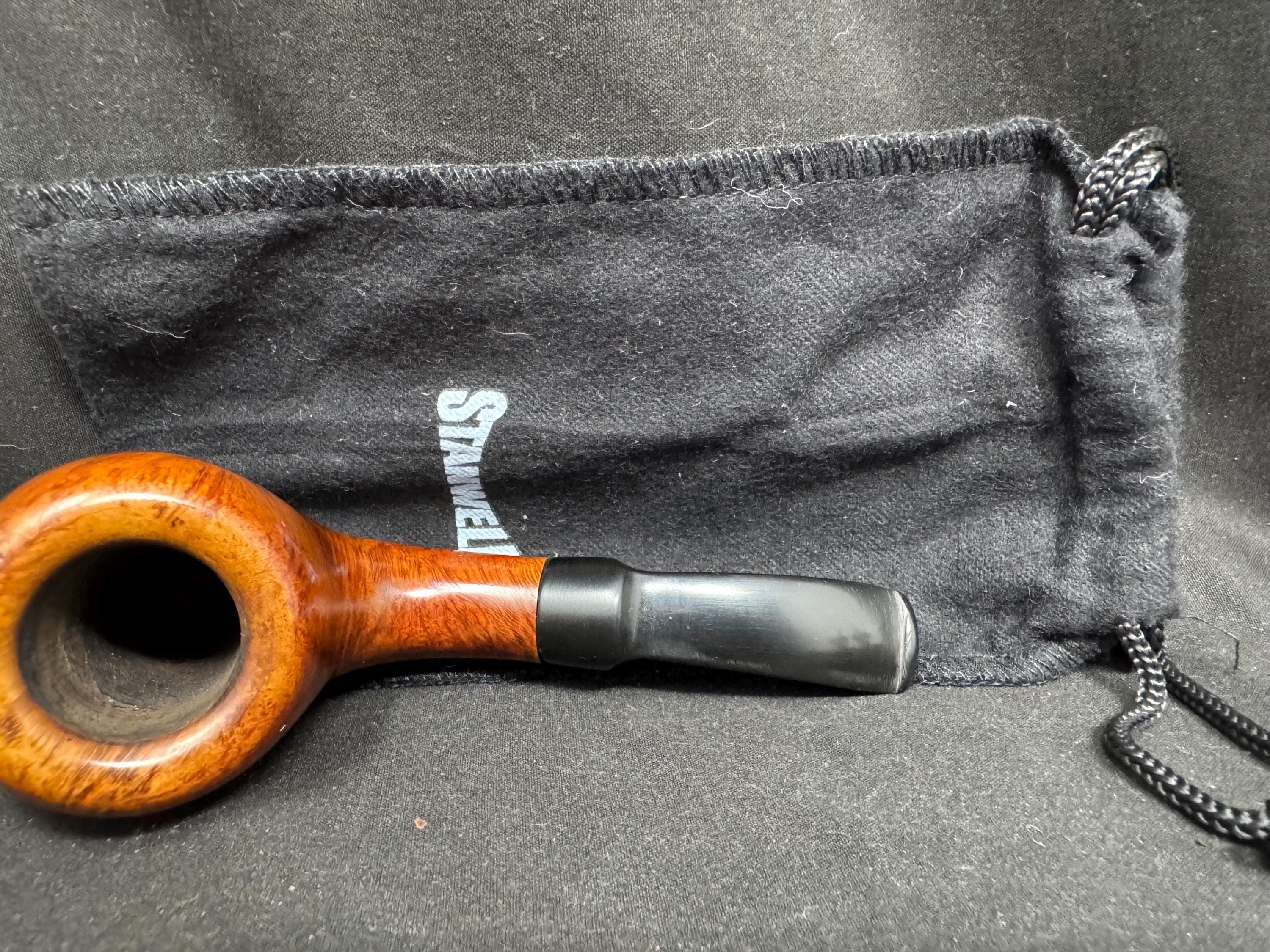 Stanwell Royal Briar Bent Acorn Shape 22 Smooth 1950s-1970s – Estate Pipe