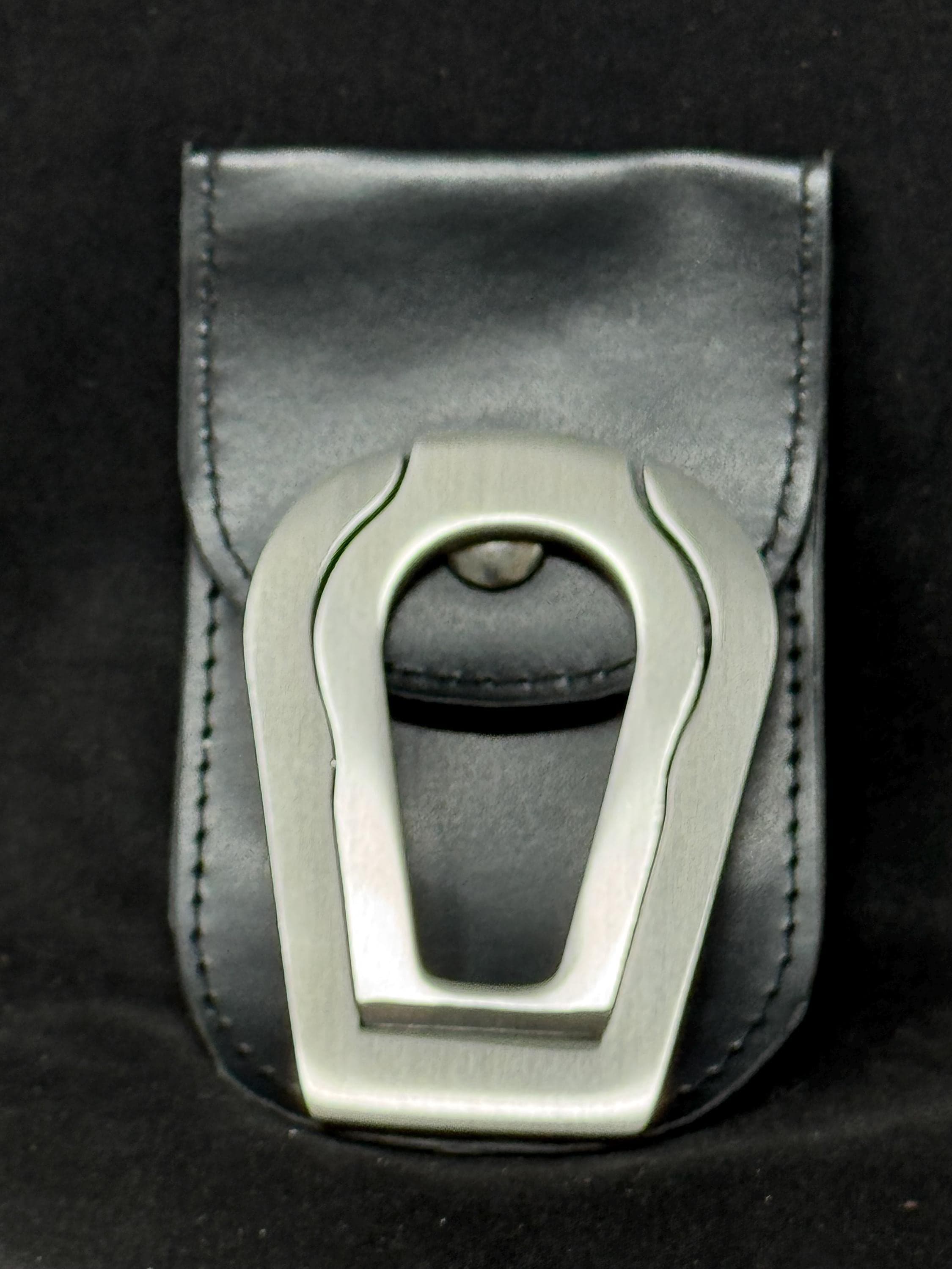 Stainless Metal Single-Pipe Stand with Scissor Mechanism and Leather Pouch