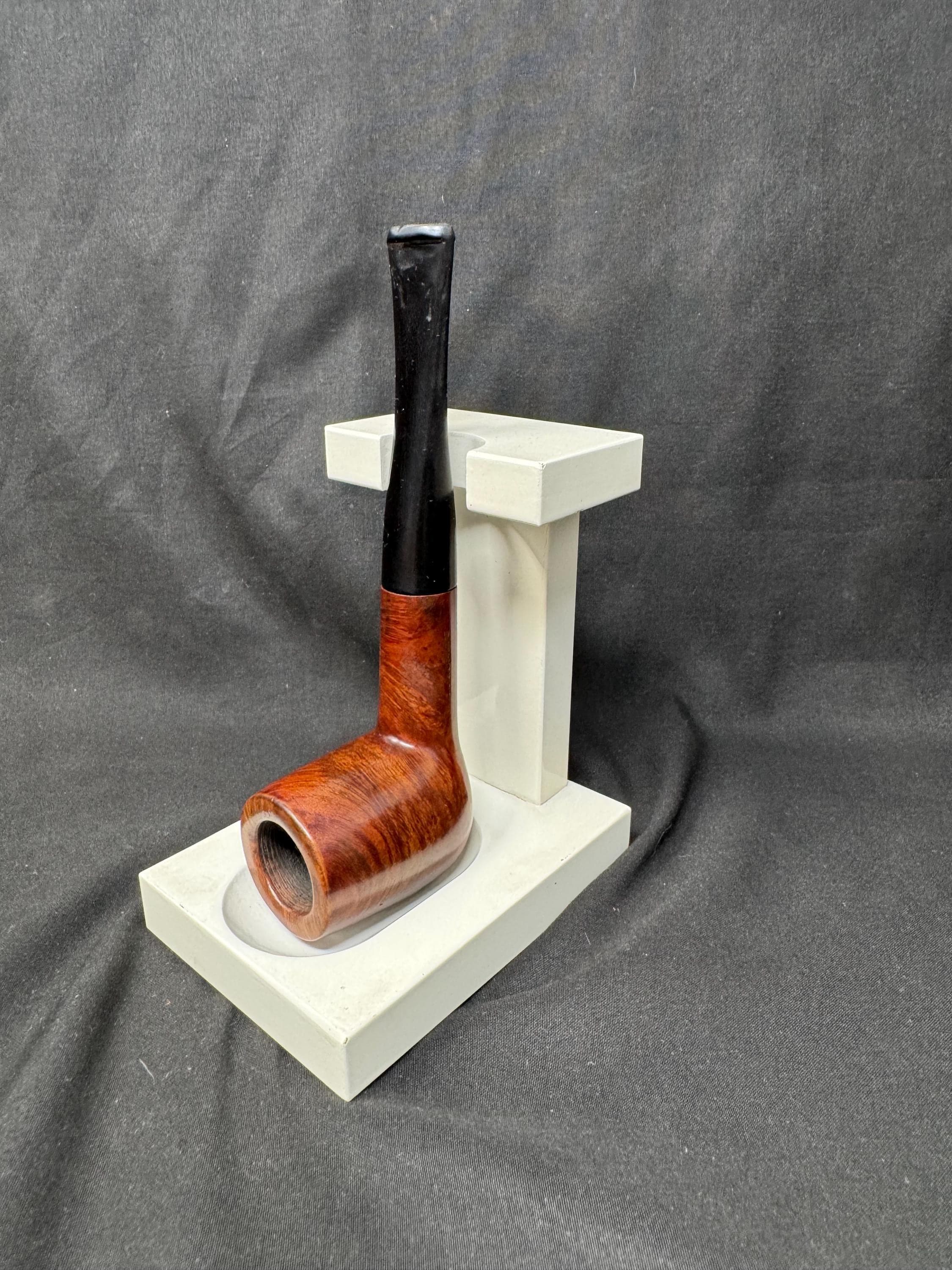 Mid-Century Modern Solitaire Pipe Stand - NOS Ivory White Glass Finish Architectural Display